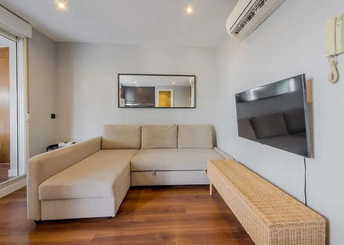 Terraza Con Encanto Para 4, En Plaza De Chueca