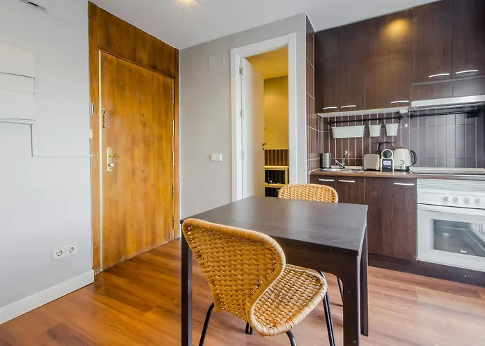 Terraza Con Encanto Para 4, En Plaza De Chueca